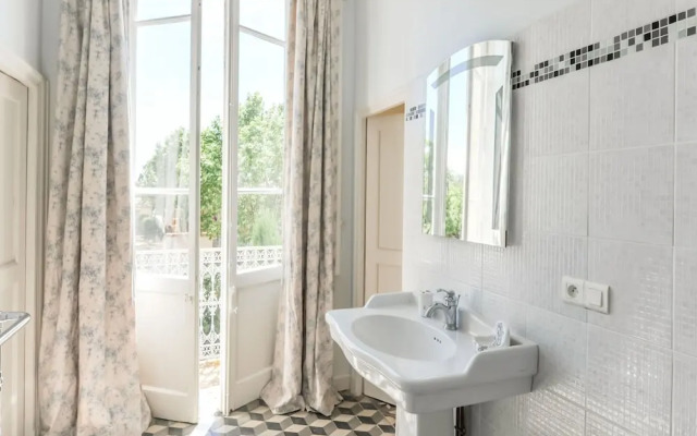 Elegant Holiday Home Near the Canal du Midi