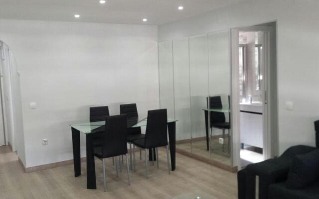 Apartamentos La Vaguada Suites