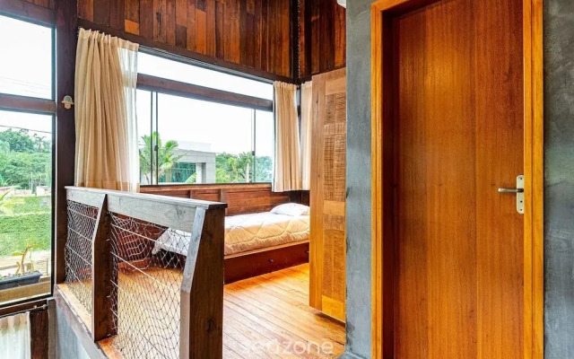 3BR Duplex w/ BBQ & Garage Near Beach Emb686