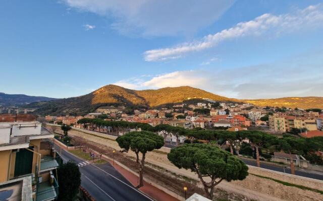 650 metri dal Mare - WiFi - Terrazzo - Piscina - A/C