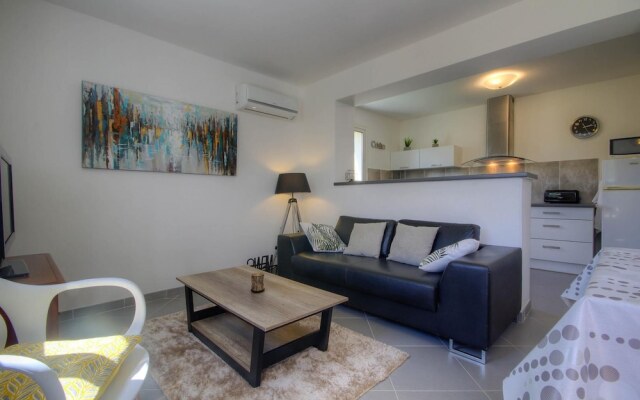 Apartment with 2 Bedrooms in Taglio-Isolaccio, with Wonderful Mountain View, Enclosed Garden And Wifi - 15 Km From the Beach