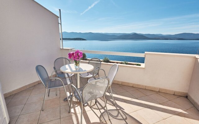 Sea Front - Free Parking - A3