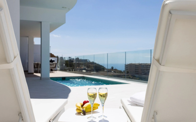 Crystal I Luxury Apartments
