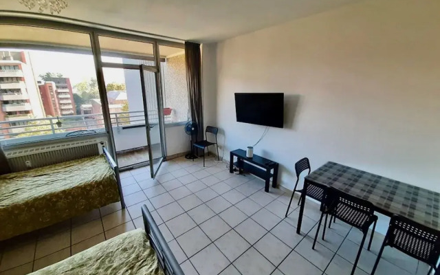Apartment With Balcony Near Dusseldorf