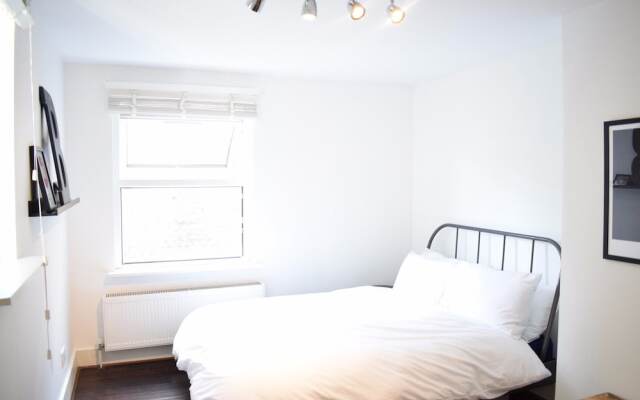 Light and Spacious 2 Bedroom Apartment in Peckham