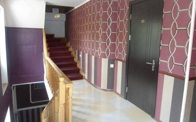 Hotel 444
