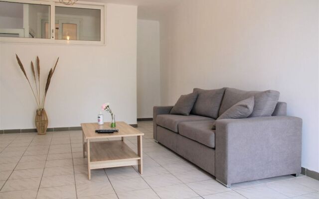 "kalamaki Plaza Apartments 'kalimera'"