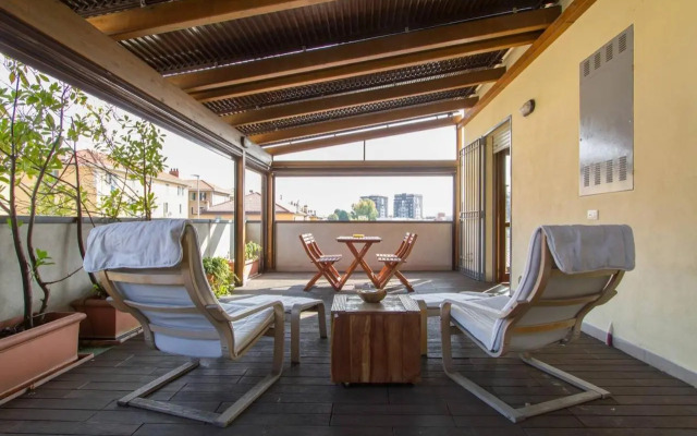 Bright house with 2 bedrooms & a unique terrace