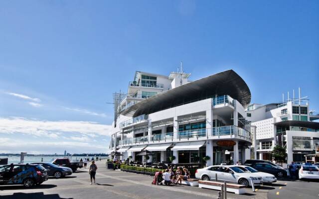 QV Waterfront & Carpark Apartment- 263