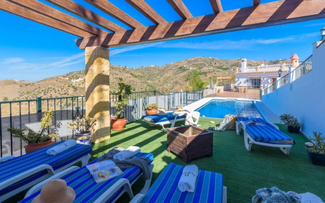 Villa José Andrés Torrox by Ruralidays