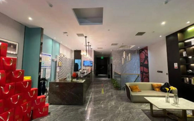 Hengtai Hotel (Zhengzhou Zijingshan Street Subway Station)
