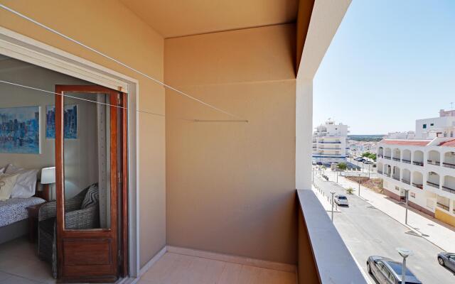 Monte Gordo Beachview 2 by Homing