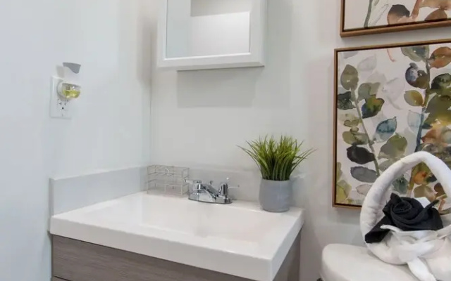 Dania Beach Beauty 3BR with Hot Tub