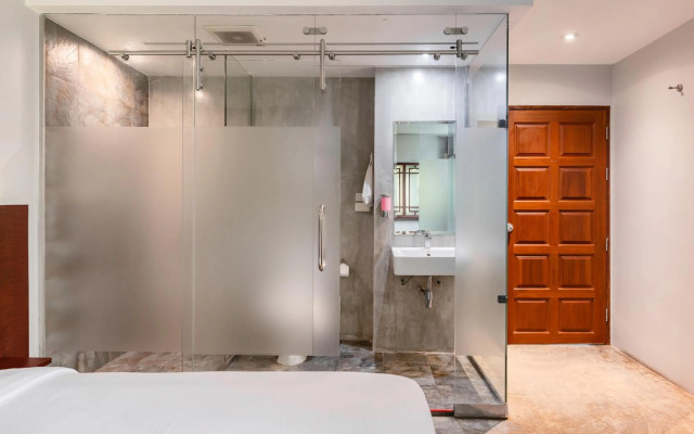 Ruamchitt Plaza Hotel