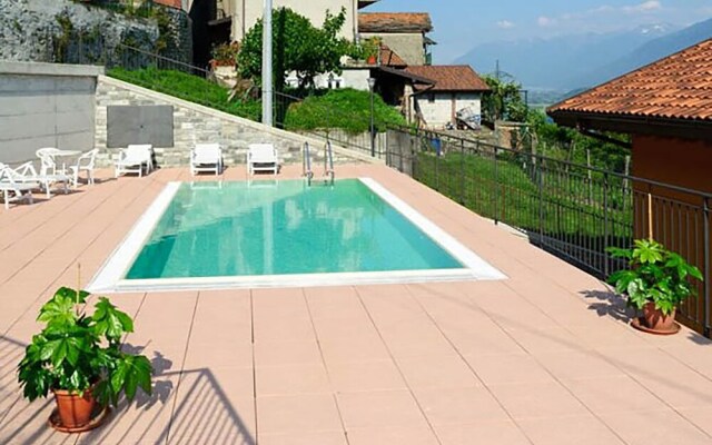 Big Apartment with View of Lake Como