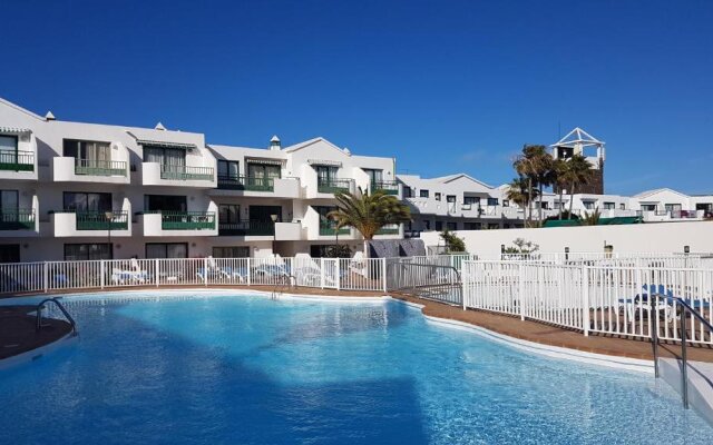Lanzarote-Beach-Apartment, Las Cucharas Beach, Costa Teguise -- 1 MINUTE WALK FROM MAIN SQUARE, 35 METERS FROM BEACH