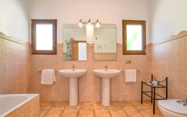 Villa - 7 Bedrooms with Pool and WiFi - 104969