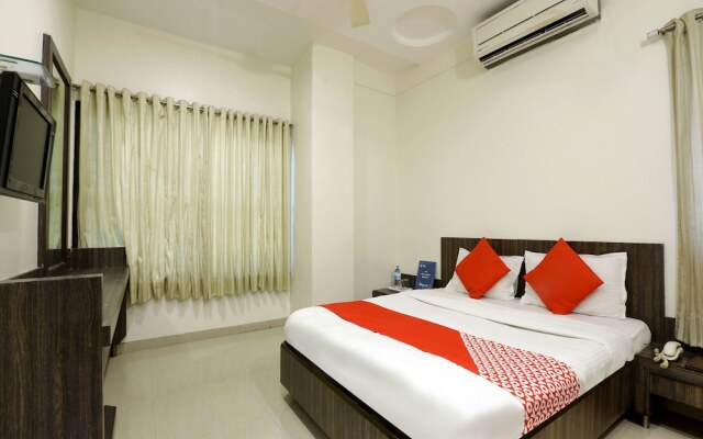 OYO 4198 Hotel Shri Sai Murli