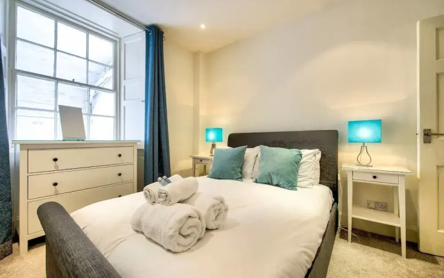 Quiet New Town Apartment