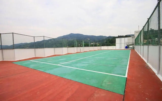 Patong Beach Gardens - Pool, Fast Wifi, Smart TVs