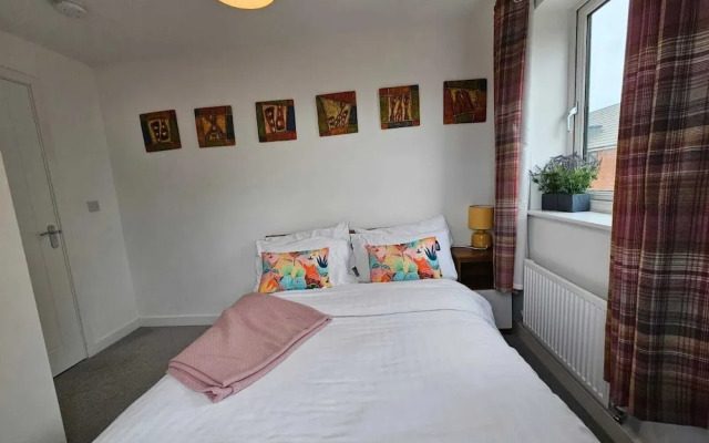 Ipswich - 3 Beds - Sleeps 6 - Private Garden