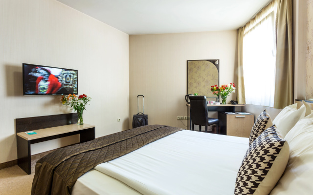 City Avenue Hotel - Image 4