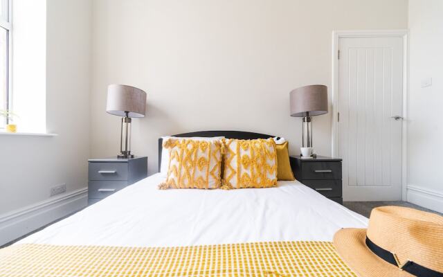 HG Collection - Cardiff City - Sleeps 6