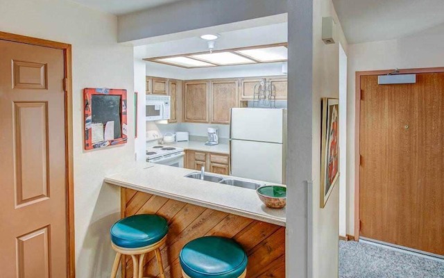 Aspen Creek #119 - Shared Pool, Hot Tub & Bbq!