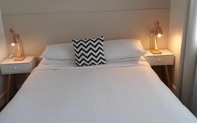 Belmont Palms Motel