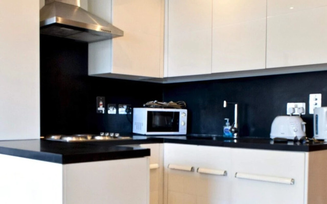 Modern 1 Bedroom Property in Central London