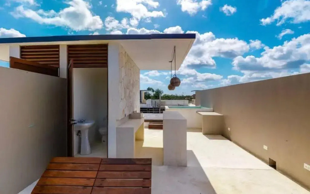 303 Amena Great Apt with Private Pool and Gym