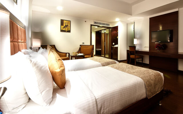 Golden Plaza Hotel