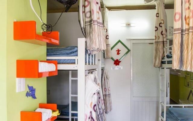 Ken's Backpackers Hotel