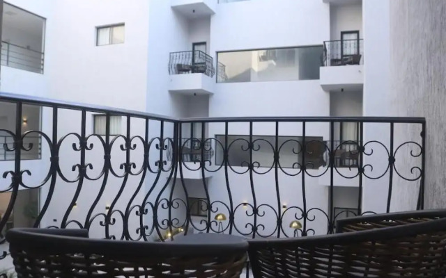 Palm Gate Hotel Suites