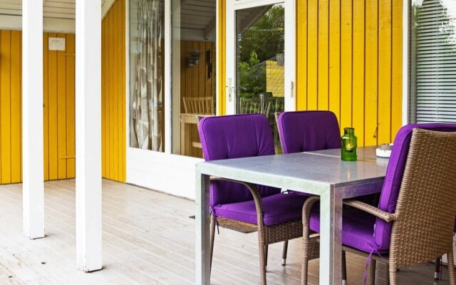 6 Person Holiday Home in Farvang