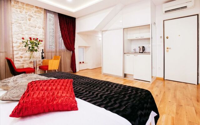 Get Split Luxury Apartment