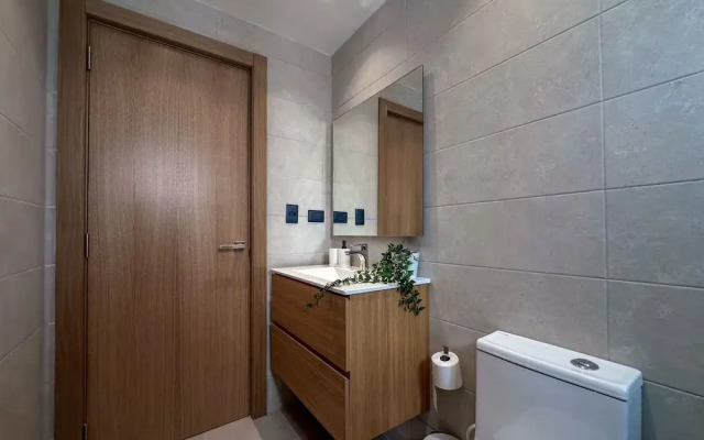 Spectacular Golf Front 3BR Apartment!