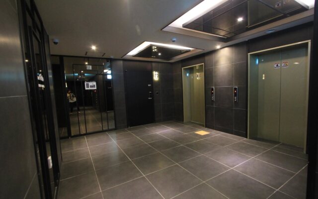 Brown Dot Hotel Beomil