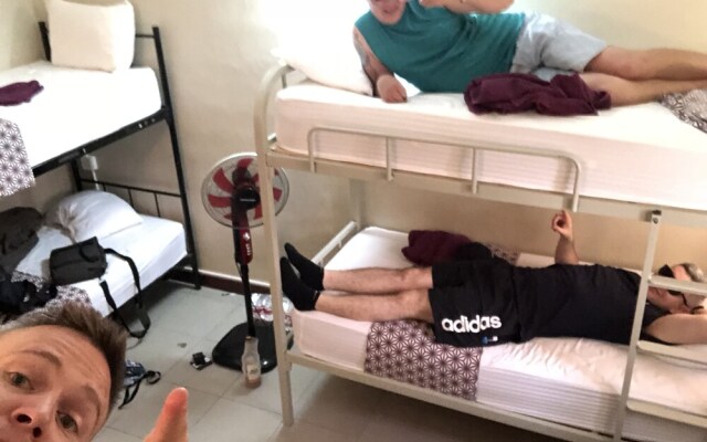 Trip 'N' Chill Hostels Colombo Airport
