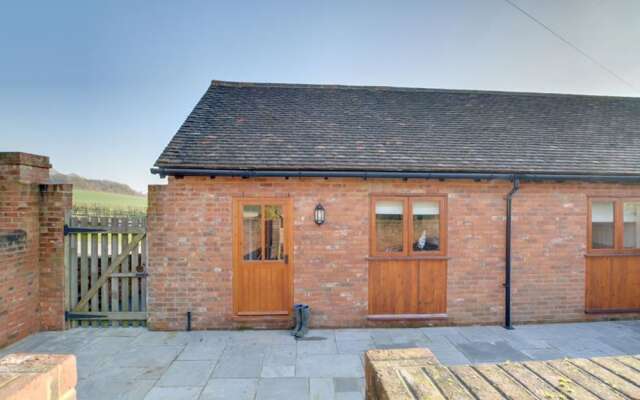 Quaint Holiday Home in Boughton Lees With Garden