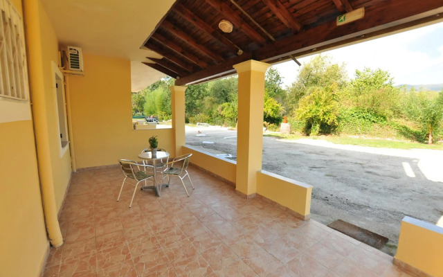 Laskaris Studios