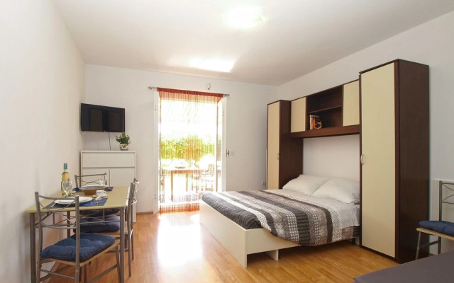 Apartment 785