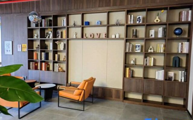 Taizhou Moke Hotel (Taizhou Sports Center)