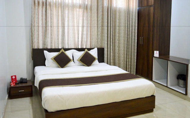 Oyo 6697 Hotel Green Lemon