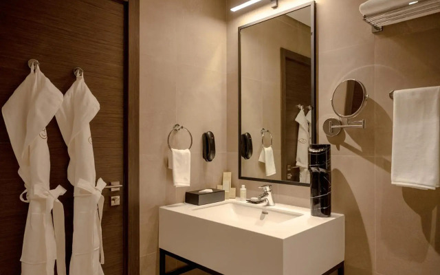 Fraser Suites AL Liwan