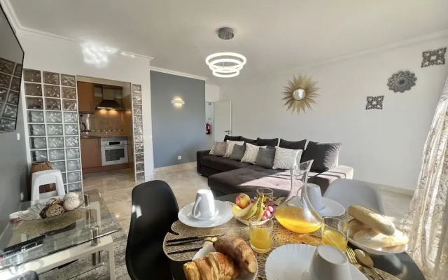 Albufeira Town Apartment by Homing