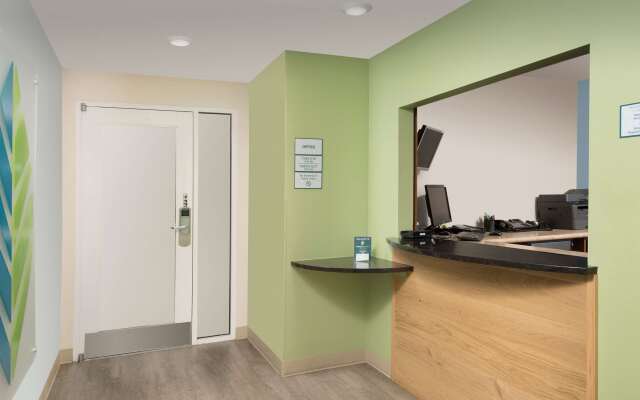 Extended Stay America Select Suites - Wichita - Airport
