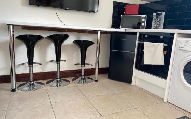 Modern 2 Bedroom Flat in Robert st, Swansea