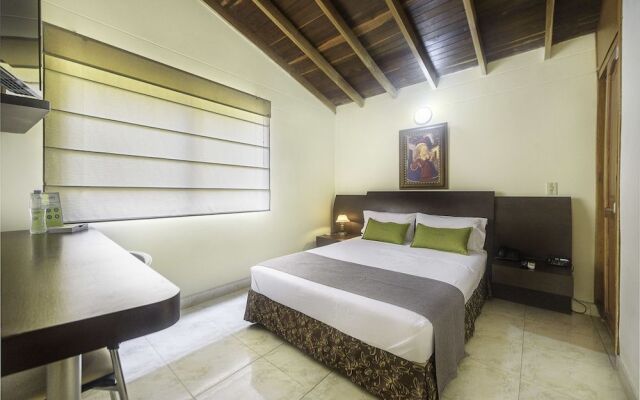 Ayenda 1220 Circular Quinta