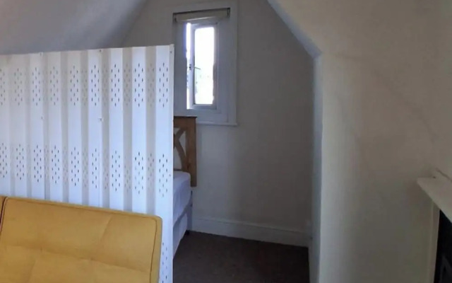 Sunny Southampton 3 Bedroom Apartment